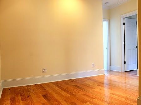 2nd image of 442 Lorimer St APT 2