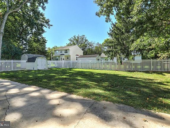 2nd image of 1185 Cherimoya St