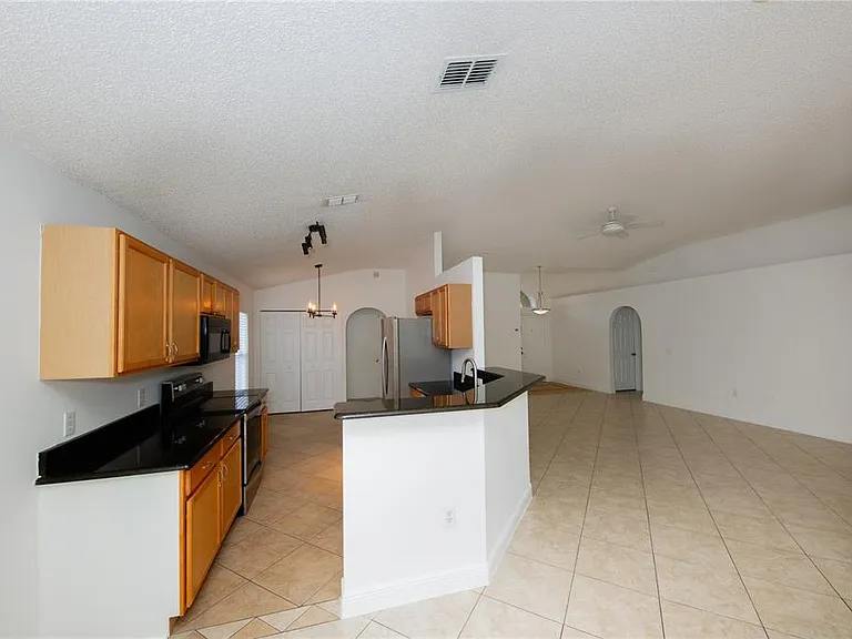16686 Corner Cove Way — Photo 8