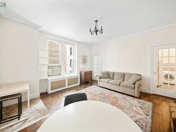 955 Park Avenue image 4 of 7