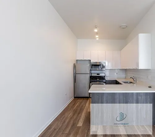 2700 W North Ave Photo 1