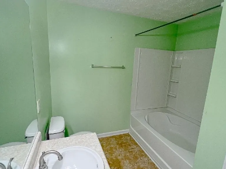 158 Ellis Dr — Photo 12