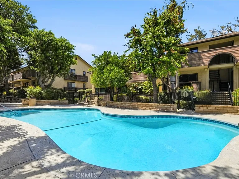 7304 Corbin Ave #J — Photo 4