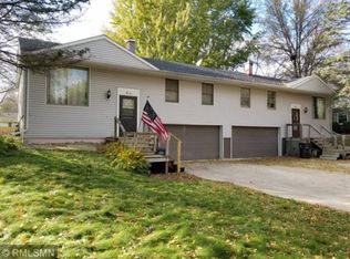 908 & 910 15th St SW, Willmar, MN 56201