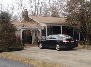 906 Oneida St, Lewiston, NY 14092