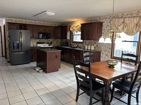 2nd image of 3016 Sequoia Dr