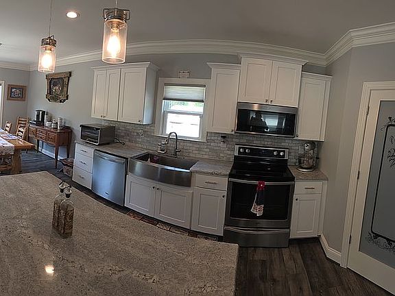 3rd image of 7527 Swaney Rd