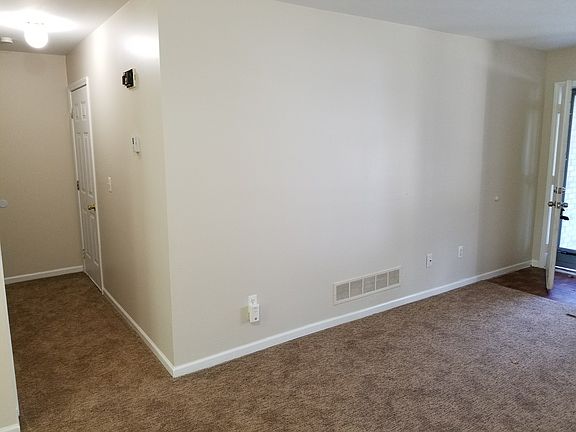 5th image of 23281 Stromp Ct