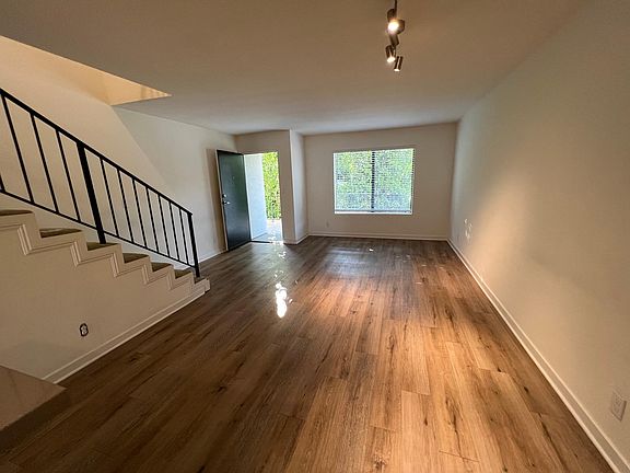 2nd image of 632 Whitnall Hwy #3-2.5