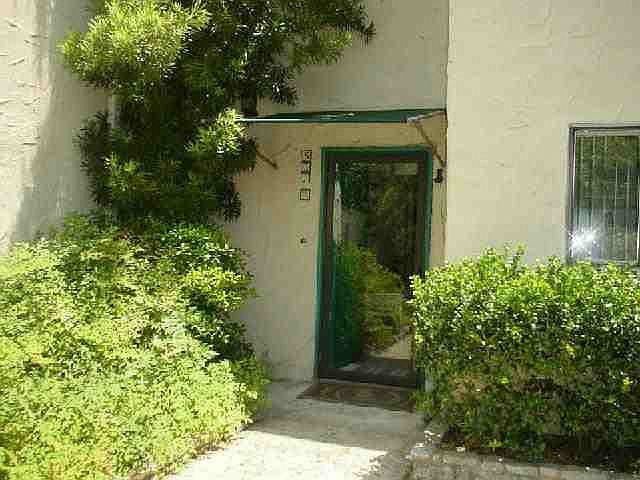 1st image of 551B Sand Bend Dr