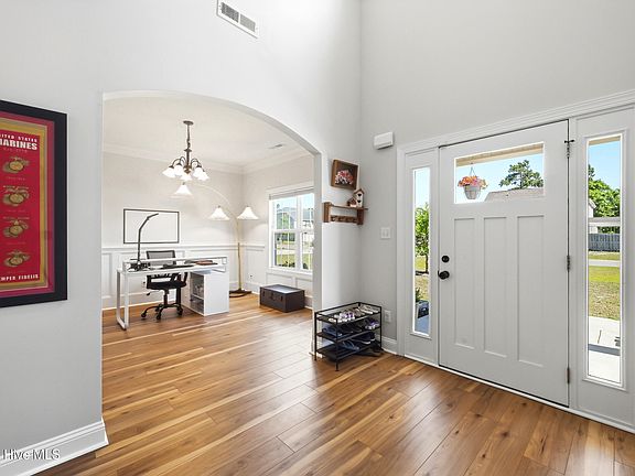 4th image of 534 Saratoga Road