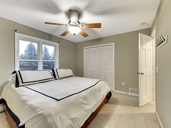 5th image of 2830 Weston Ln N