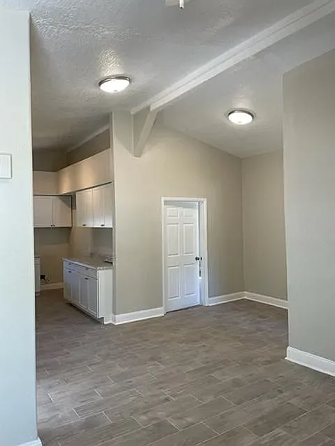2 bed, $1,600 — Photo 3