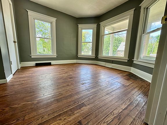 4th image of 70 Westwood St #1