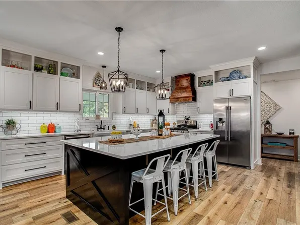 408 King Blvd, East Lynne, MO 64743
