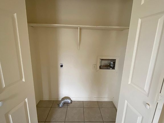 3rd image of 401 Turpin Dr