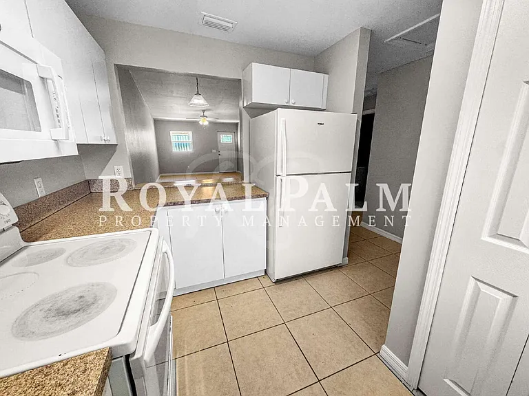 1321 SE 8th Ave #5 — Photo 11