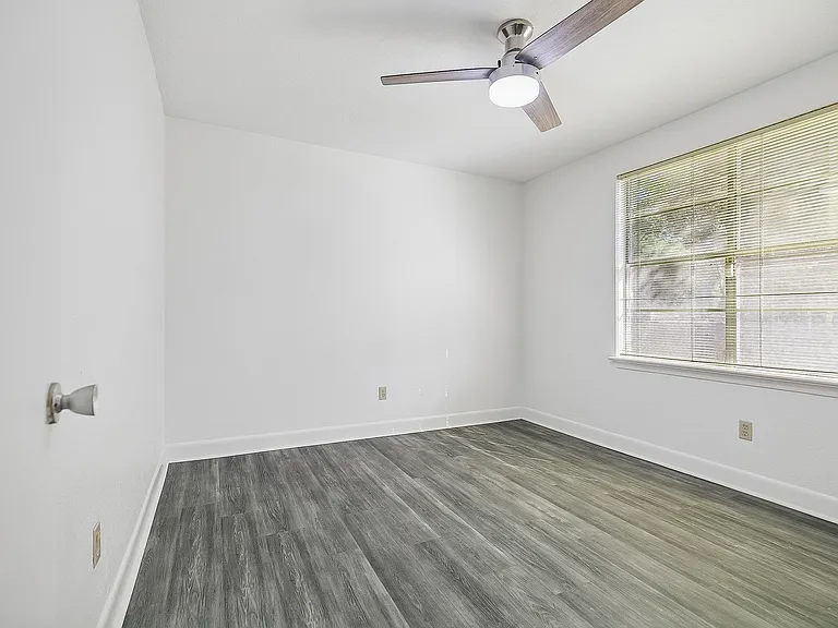 1322 Knollwood Dr — Photo 17