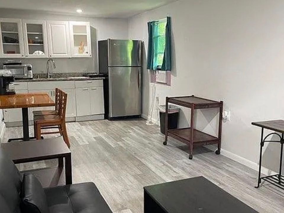 1st image of 504 Lee St Unit A