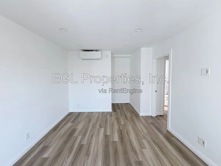 848 S Detroit St — Photo 13