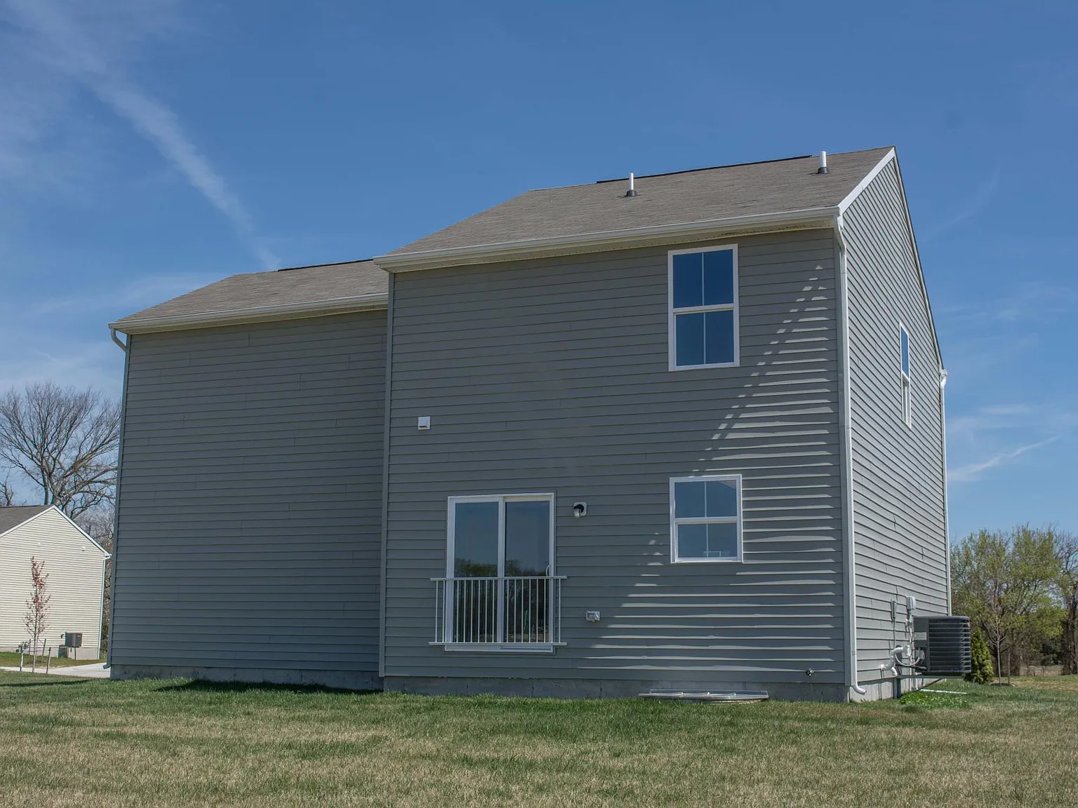 714 Marta Dr — Photo 2