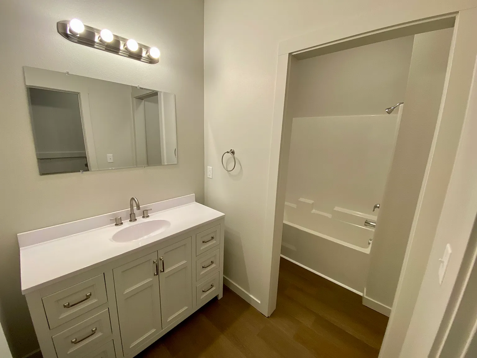 2 bed, 900 sqft, $1,650 — Photo 4