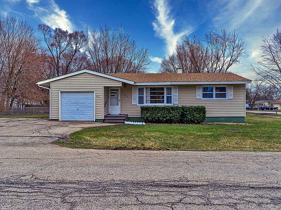 2nd image of 4817 Willow Ln