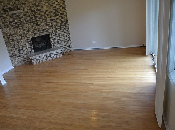 3rd image of 541 Onwentsia Ave