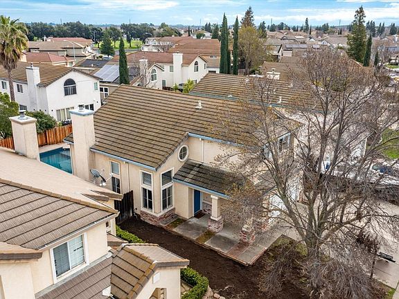 2nd image of 912 Celestine Circle