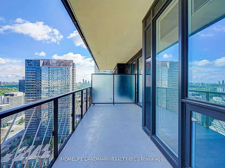 95 McMahon Dr #2710 — Photo 16