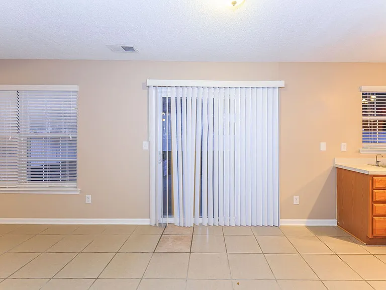 15239 Pangborn Pl — Photo 4