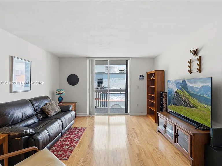 3588 Collins Ave #504 — Photo 6
