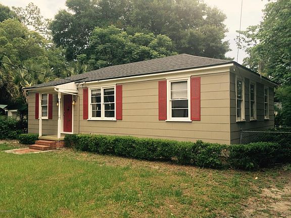 2nd image of 1533 River Hills Cir W