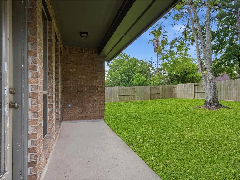 3331 Lost Maple Forest Ct — Photo 37
