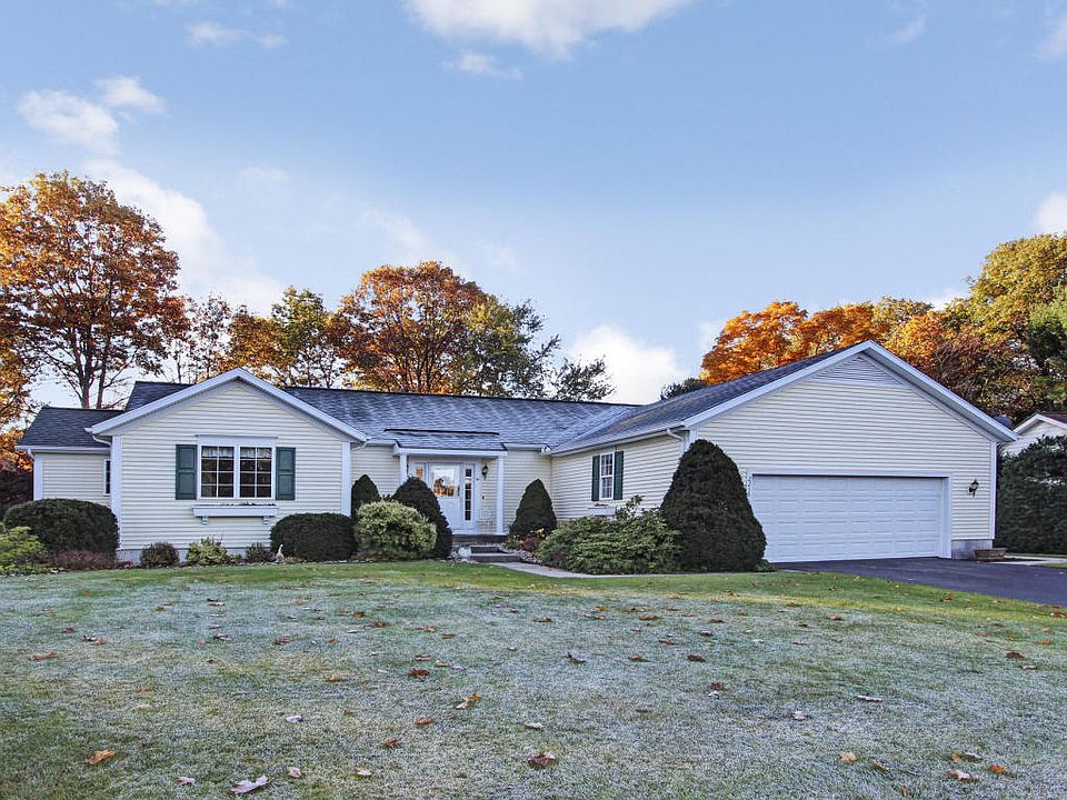1st image of 2216 Woodlark Dr
