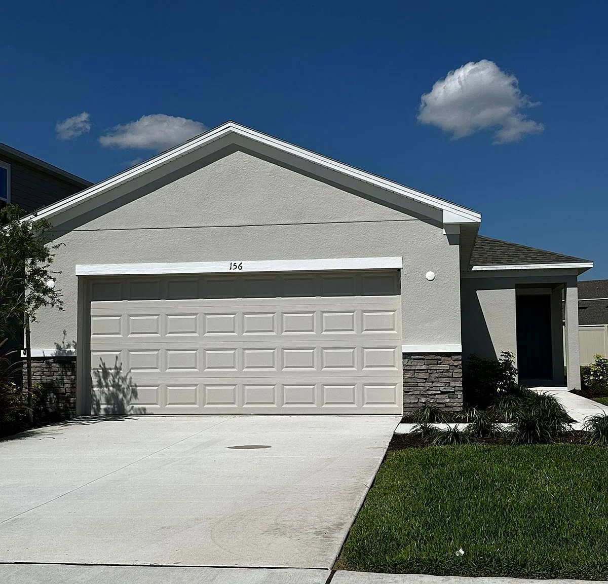 3 bed, $2,000 — Photo 1