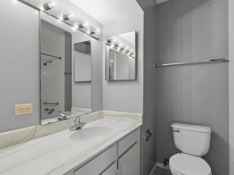 100 Royal Way Dr #17C — Photo 19