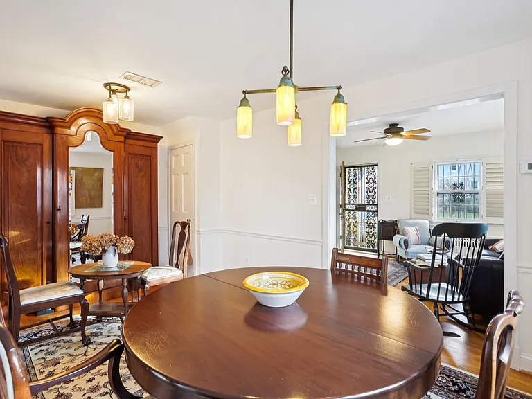 216 E Nelson Ave — Photo 9