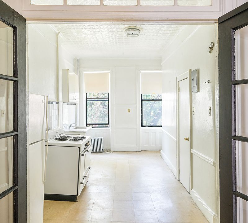 1st image of 101 Montrose Ave APT 2L