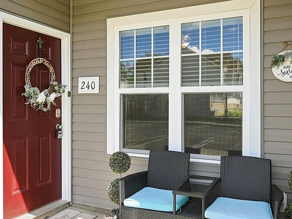 4th image of 240 Yorktown Ln
