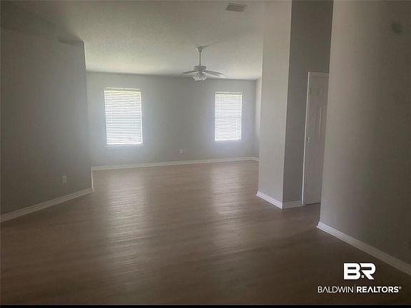4th image of 16092 Mansion St