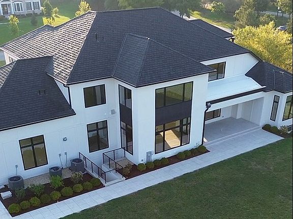 5th image of 60 Wood Oaks Dr