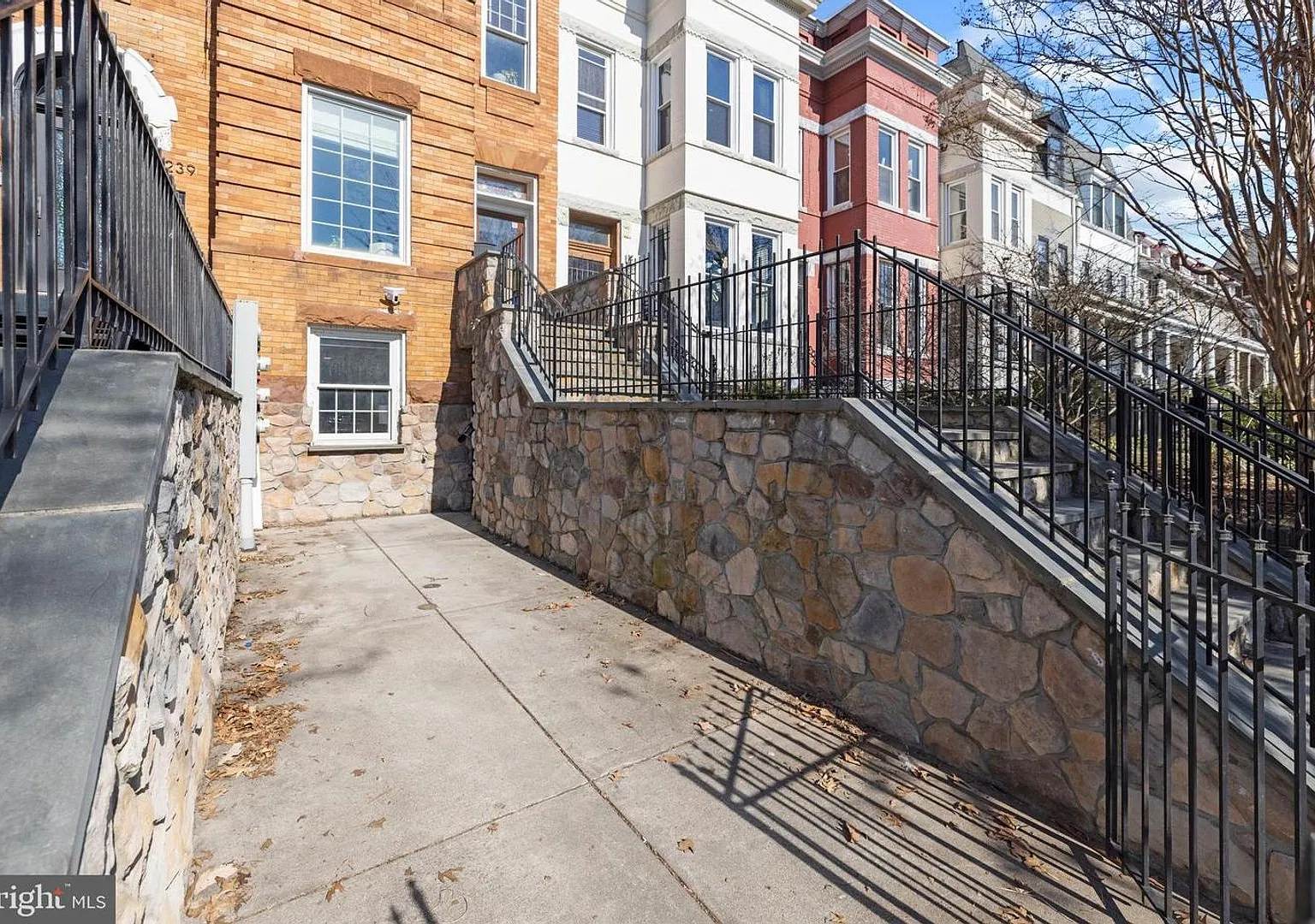 Charming two-bedroom, one-bathroom Columbia Heights retreat offering privacy, versatility, and un... — Photo 3
