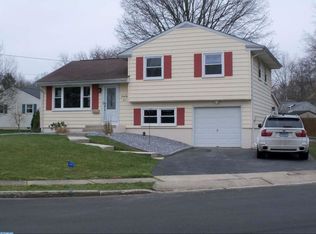 45 Fleetwood Dr, Hamilton, NJ 08690