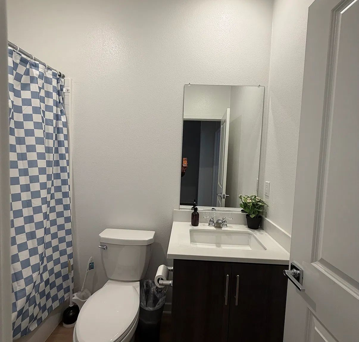 4 bed, 2253 sqft, $1,100 — Photo 1