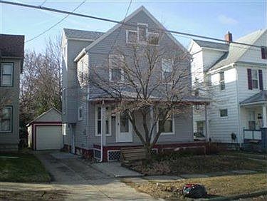1st image of 676 W Paige Ave