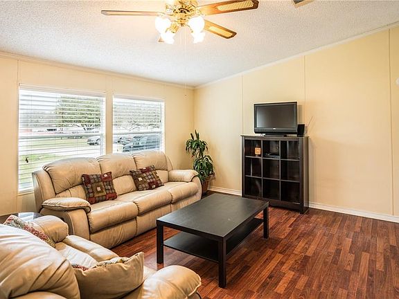 4th image of 2524 Aspen Ln