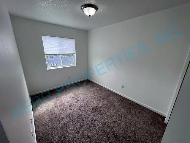 12996 SE 155th Ave — Photo 16