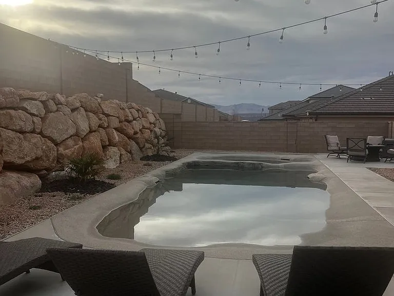 1322 E Toliman Way — Photo 33