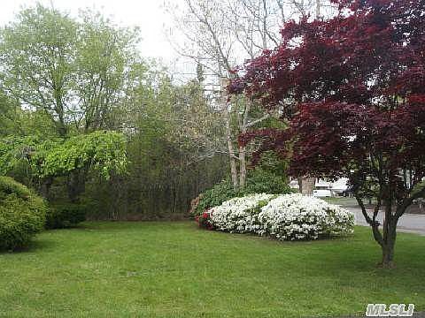 2nd image of 136 Oak St